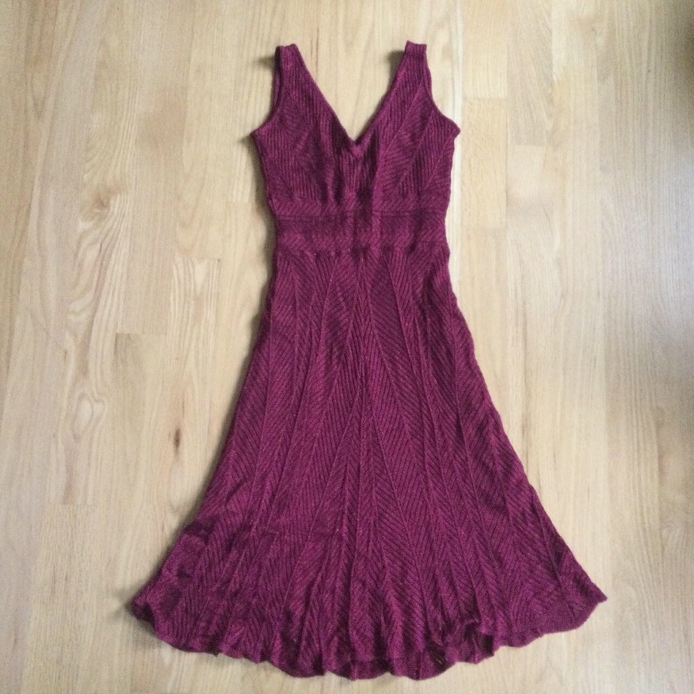 Sabatini White fully lined knit dress. Size M. Color is burgundy.